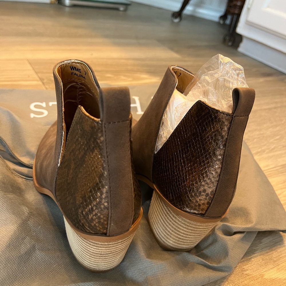 Boots - Picture 2 of 3